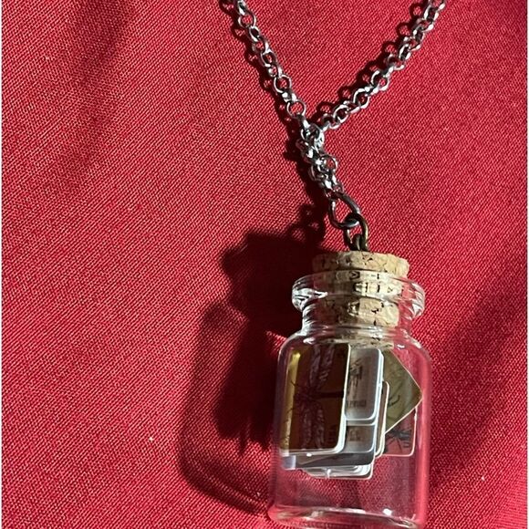 Cards in a jar necklace - Picture 3 of 3